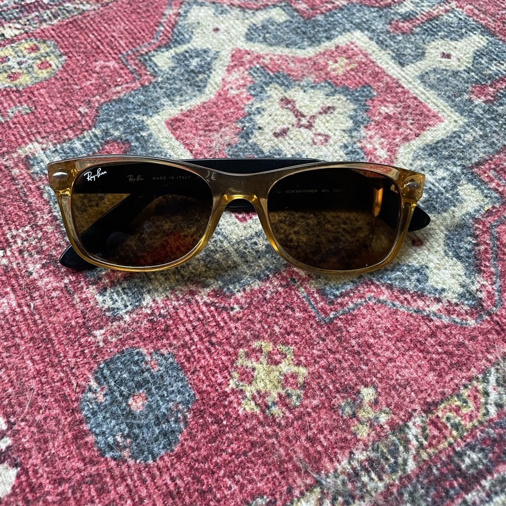 Ray-Ban 52 Wayfarer
